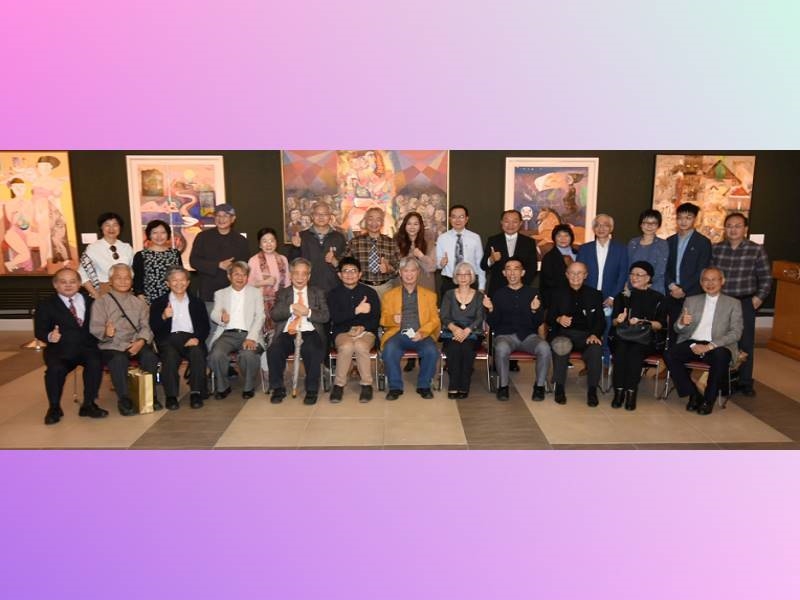 Group photo of all distinguished guests, front row, second from left, Prof. Huang Tsai-sung, Prof. Luo Zhen-xian, Director Pan Fan, former president of NTUA, Prof. Huang Guang-nan, Secretary-general of Ministry of Culture, Chen Teng-chin, the artist Chen Chao-bao and his wife, Director-general of National Dr. Sun Yat-sen Memorial Hall, Wang Lan-sheng, former Minister of Foreign Affairs, Chen Chien-jen, and his wife.