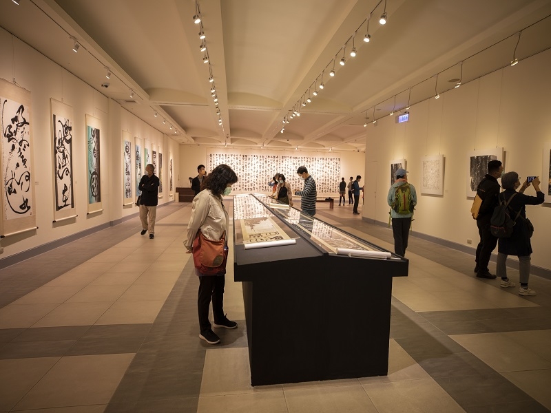 國父紀念館「見山是山─程代勒書畫創作展」展場一景。