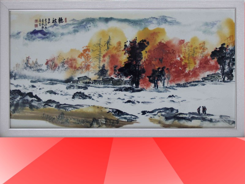 Enjoy the special flow of mountains and clouds in Li Wo-wan’s Ink Color and Colorful Pottery Exhibition.