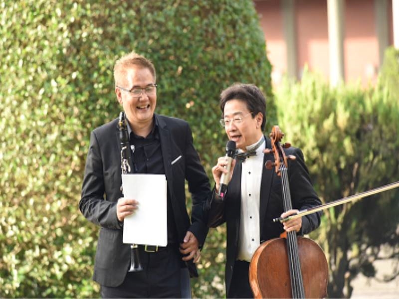 張正傑教授與陳威稜老師PK演奏，掀起活動最高潮。