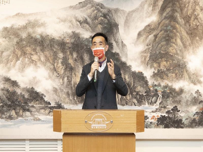At “2022 Affection for the Earth-Lo Cheng-hsien Ink Painting Exhibition,” Director-general of National Dr. Sun Yat-sen Memorial Hall, Wang Lan-sheng, gave a speech.
