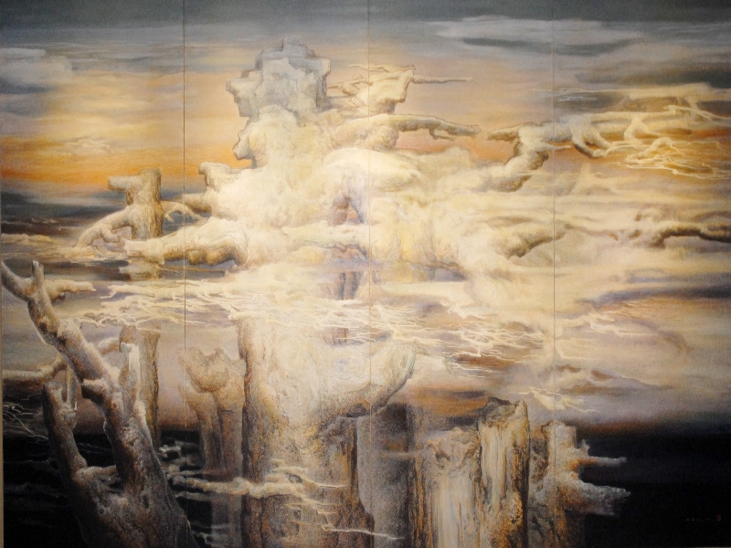 This artwork depicts a hyper-realistic image of blue sky and old trees in white color, which has a metaphor expressing how short human lives are comparing to the endless eternity of the universe. (Chant of lands, humanity and nature - the Liu, Gan-ku's jumbo glue painting exhibition will last until 8/31)