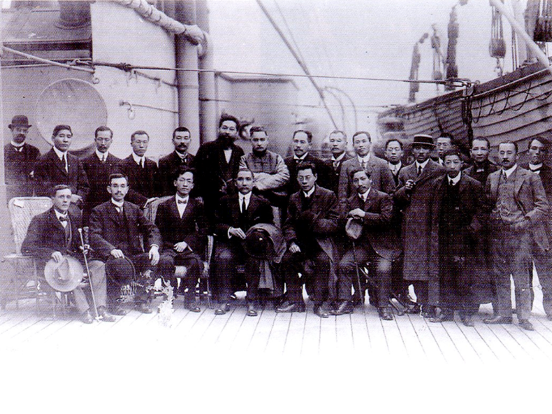 After Revolution of 1911 success, Dr. Sun Yat-sen come back China from America (via Europe) and photo with comrades in Hongkong