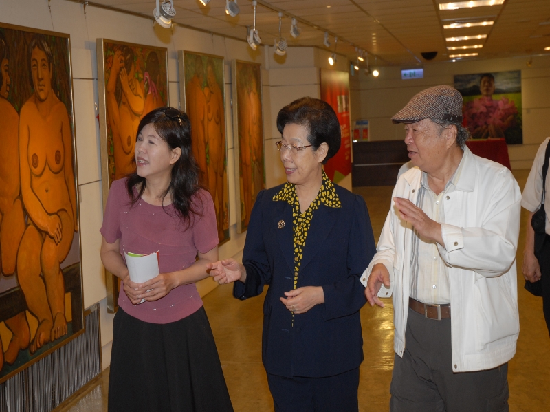 張博雅院長參觀畫展