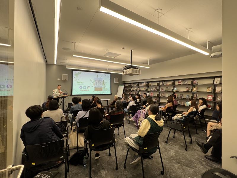 陳思宏於紐約公共圖書館舉辦文學講座，吸引滿座讀者參與