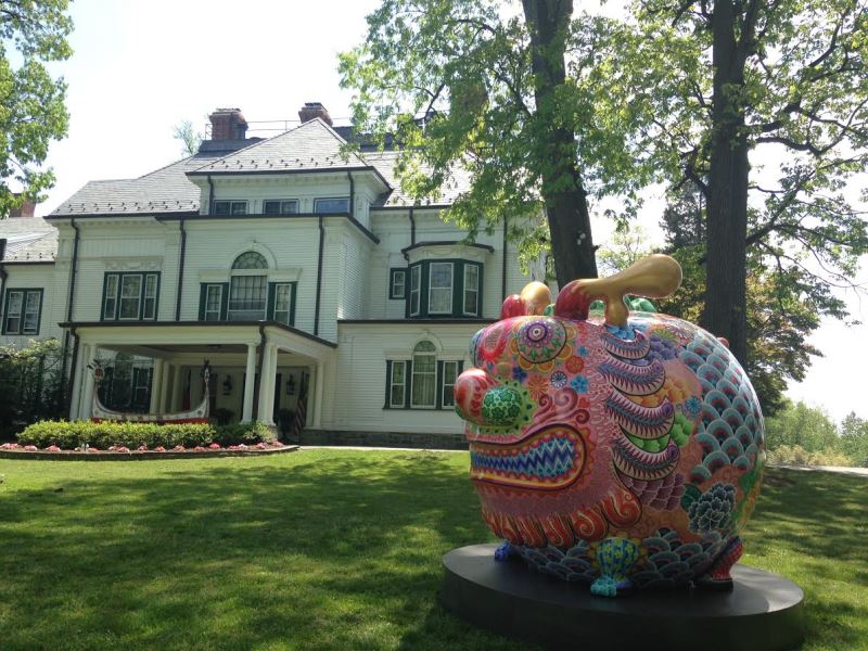 Grinning Taiwanese steel statues to brighten up D.C.