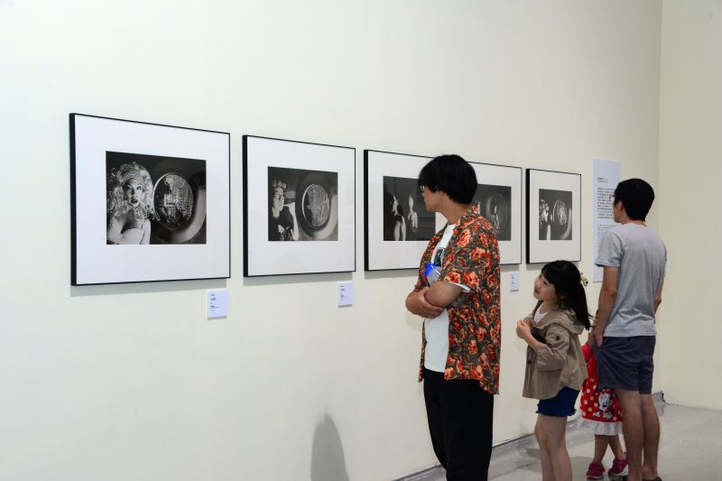 民眾參觀「起始．永遠—日本清里攝影美術館典藏精選展」 (3)