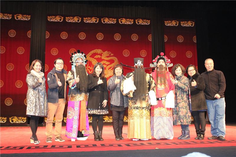 「105年輔導中南部歌仔戲新秀人才駐團演訓計畫」即日起公開徵件，鼓勵中南部歌仔戲演藝團隊送件