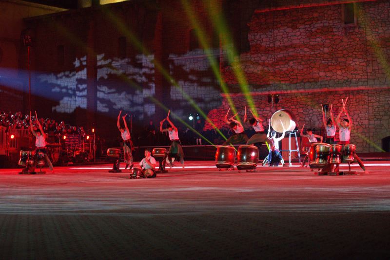 十鼓擊樂團於2013年南非「節」蒙蒂賭場（Monte Casino）演出畫面。