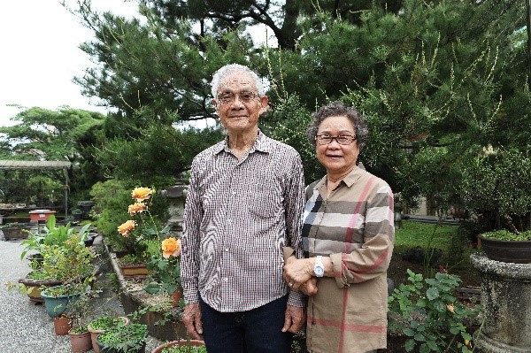 Yiu Li-hai and his wife