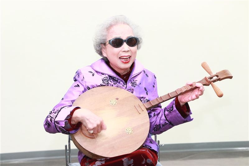 Chant-Singer | Yang Xiu-qing