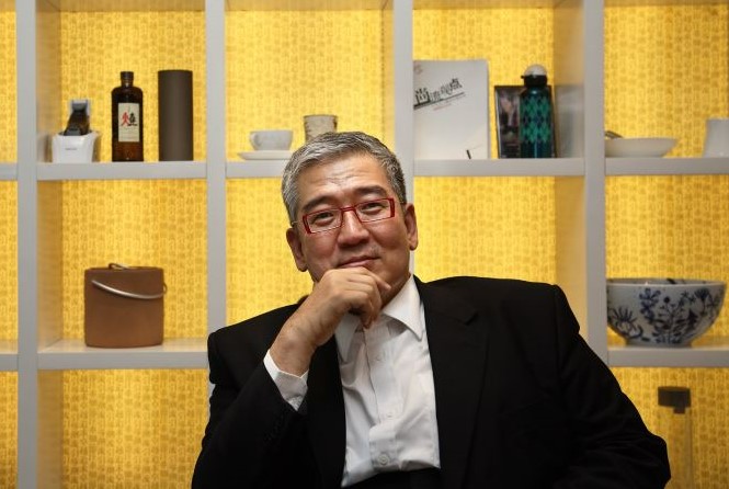 Publisher Rex How receives Special Contribution Award
