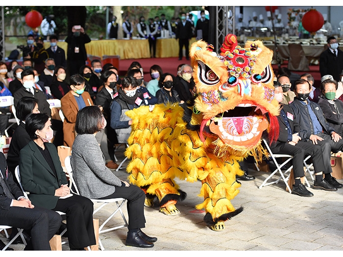 La présidente Tsai assiste au festival GACC «kah lí tàu-tīn» 