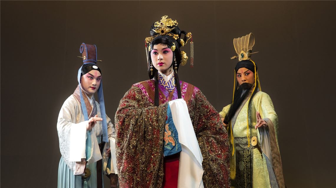 《西施歸越》由林庭瑜(中)、溫宇航(左)、鄒慈愛(右)主演。