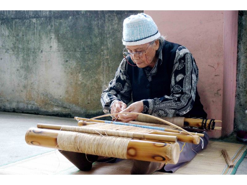 Two indigenous artisans recognized as 'Important Traditional Crafts' preservers  
