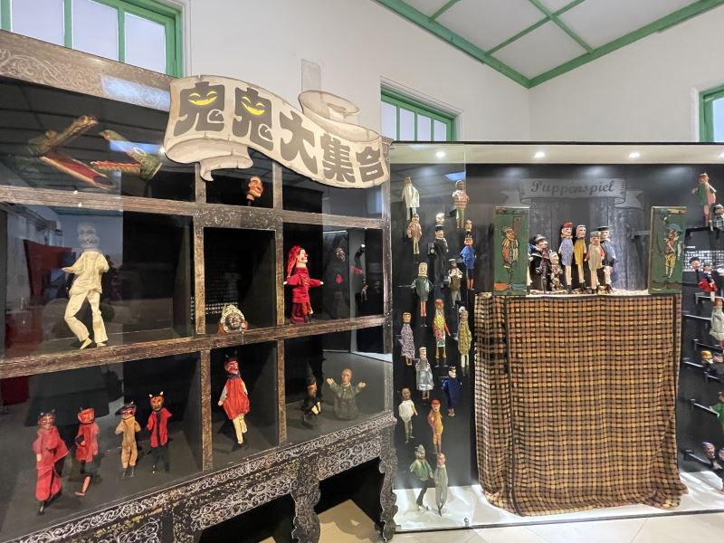 Hand puppets from around the world displayed in Yunlin