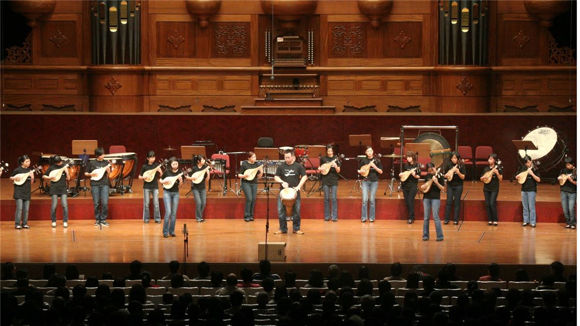 台北柳琴室內樂團長年推廣柳琴音樂，創造各種可能演出形式，貼近大眾。