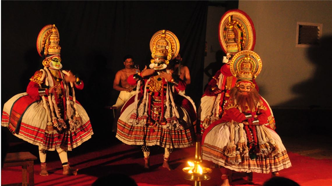 「卡他卡里」可以算是喀拉拉邦之所以蜚聲邦外實得力於此種近300年的古典舞蹈形式。