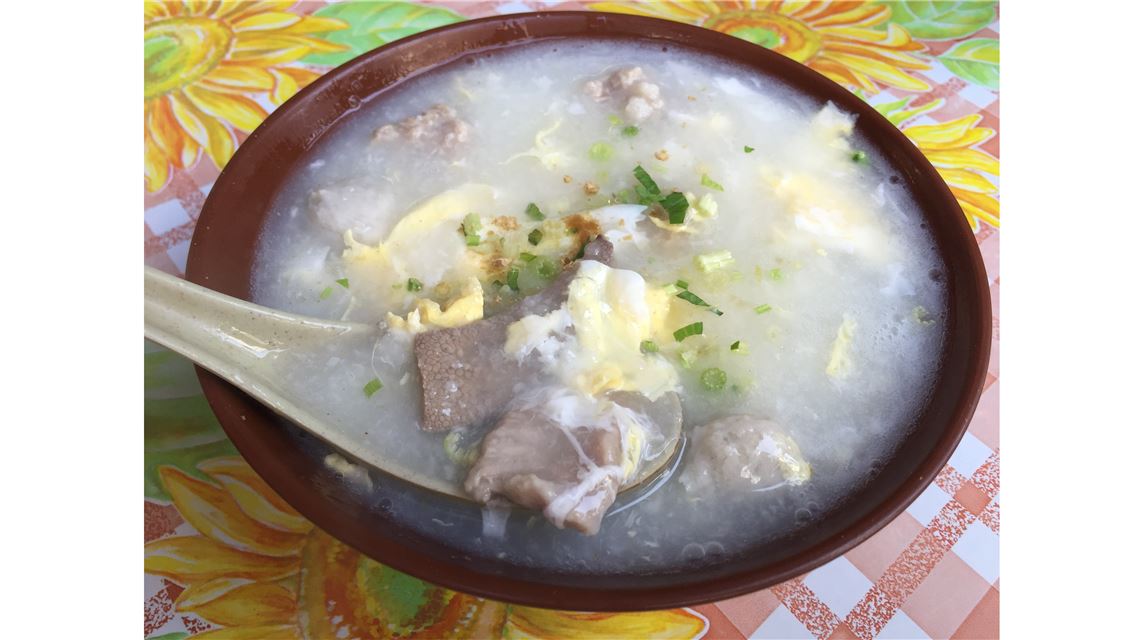 一碗廣東粥，不只是美味，還熬入了金門的糧食文化與先民軌跡。