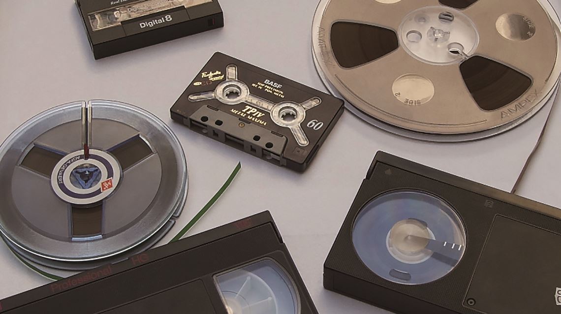 以往用以紀錄影音資料的底片、錄影帶等媒材都無法長久保存，因而世人大約只剩下10到15年的時間，能搶在這些影音資料都毀壞到不堪使用之前，將其轉為數位資料進行保存。