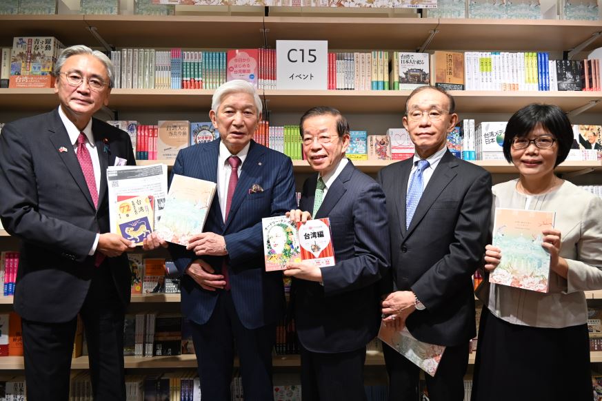 紀伊國屋書店「台湾ブックフェア」が開催、29名の専門家による「台湾書旅―台湾を知るためのブックガイド」発刊