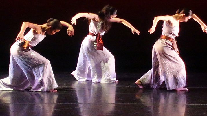 Taipei Cultural Center of TECO in New York and Flushing Town Hall In collaboration with Nai-Ni Chen Dance Company Present CrossCurrent IV with 3 outstanding American Immigrant Dance Artists from Taiwan