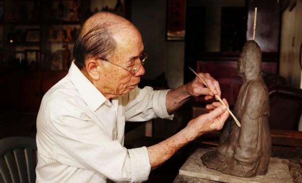 Sculptor | Shih Chih-hui