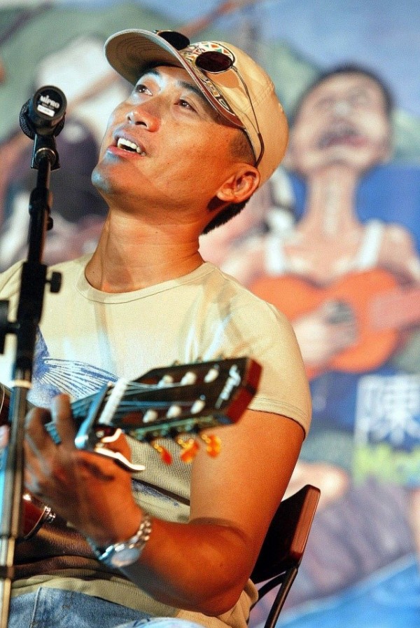 Singer-Songwriter | Chen Jian-nian