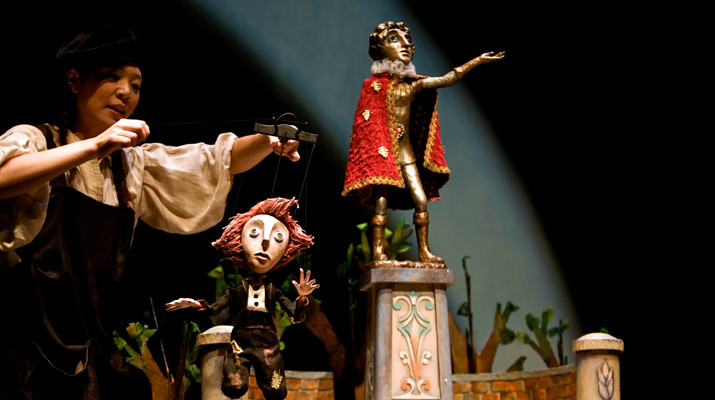  THE PUPPET AND ITS DOUBLE THEATER - THE HAPPY PRINCE