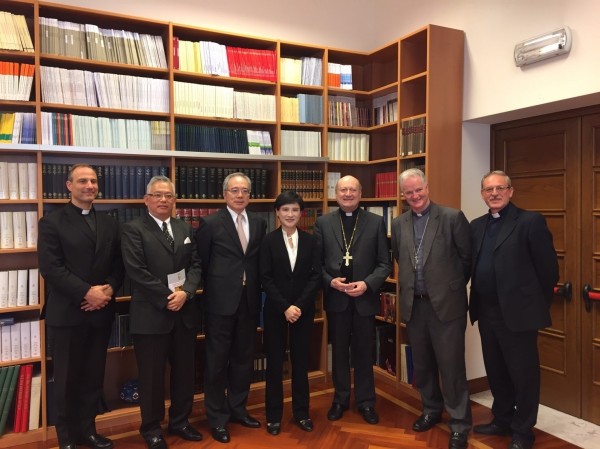 Minister visits the Vatican's Pontifical Council for Culture